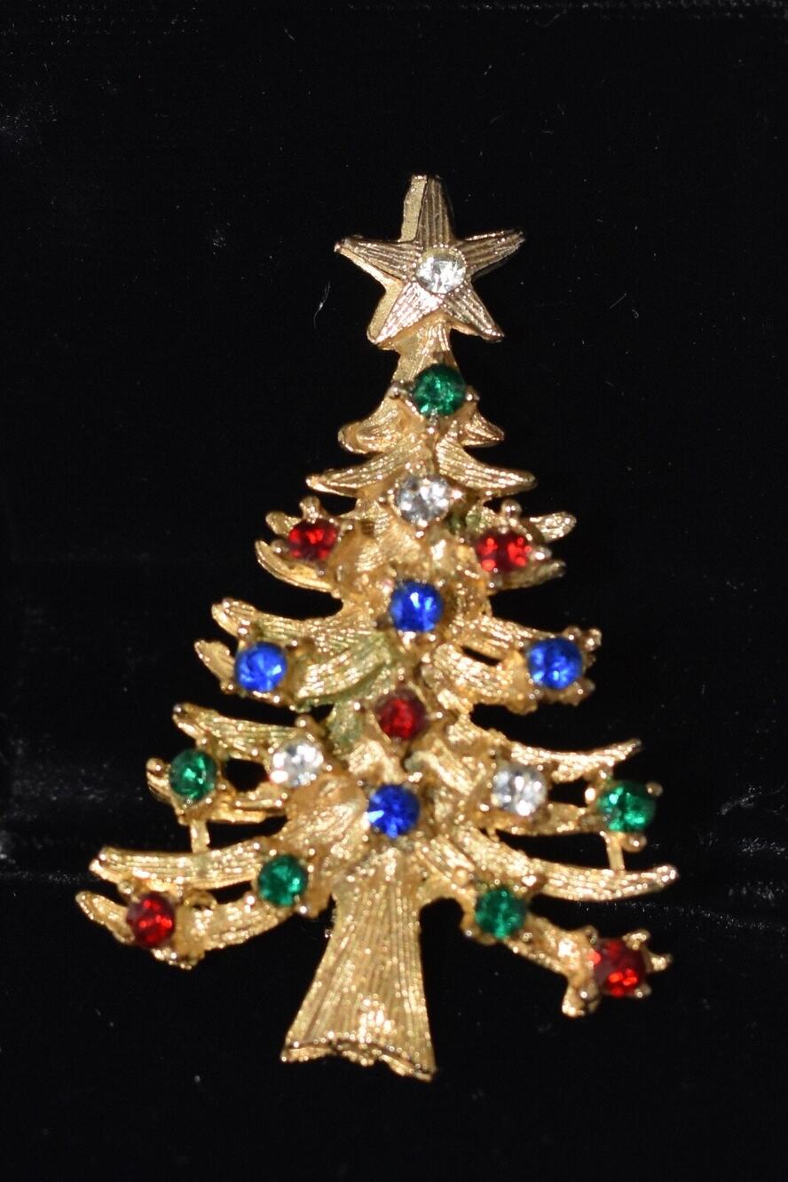 LJM Laurentian Jewelry Gold Christmas Tree Holiday Rhinestone Brooch Pin